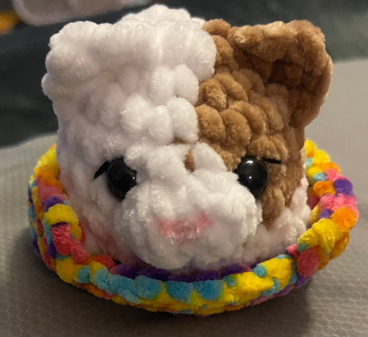 Crochet mini cat with bed