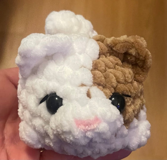 Crochet mini cat